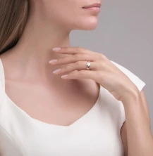 Золотое обручальное кольцо с бриллиантами